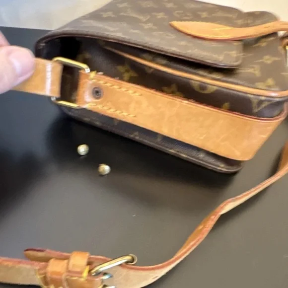 Louis Vuitton Monogram Canvas Crossbody with Tan Leather Trim - Picture 4 of 13